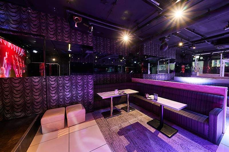 CROSSの店内写真