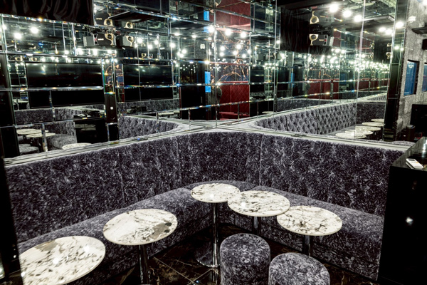THE CLUB OSAKAの店内写真